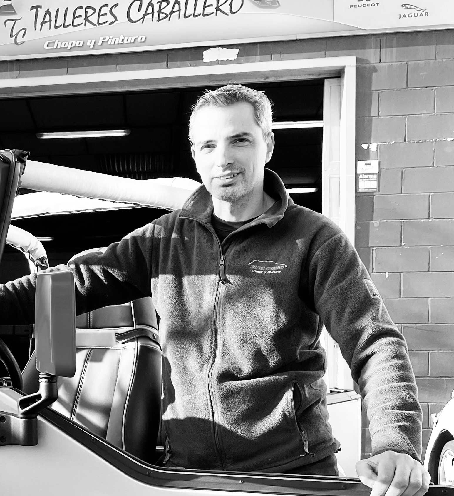 experto-pintura-jeep-wrangler-yj-madrid-taller-chapa-restauracion-reparacion-mecanica
